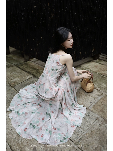 鹭青一 Шифоновое платье, ретро юбка, приталенный дизайнерский корсет, V-образный вырез, крой «рыбий хвост»