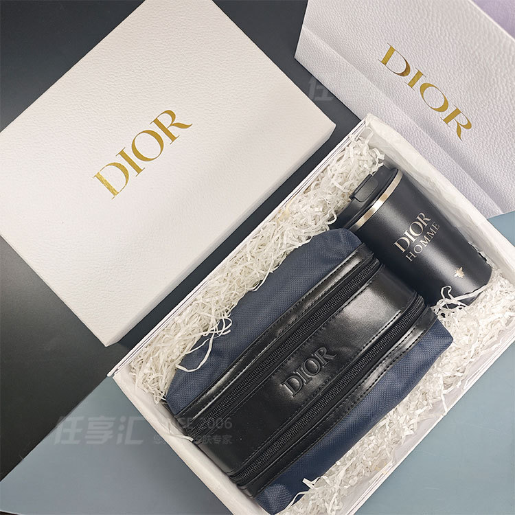 Gift Dior Dior Insulated Cup Coffee Cup Portable Large Capacity Toiletry Bag Travel Storage Bag Cosmetic Bag Gift Dior Dior Insulated Cup Coffee Cup Portable Large Capacity Toiletry Bag Travel Storage Bag Cosmetic Bag