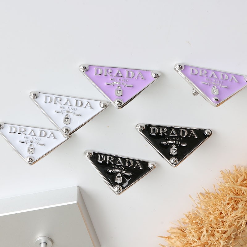 French retro letter triangle ear clip no ear hole female 2021 new tide personality ear bone clip ear nail ear jewelry male