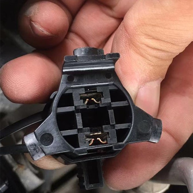 Car led xenon lamp halogen lamp living room lamp fixed cassette original car base KIAk3k5 Yiran Sorento