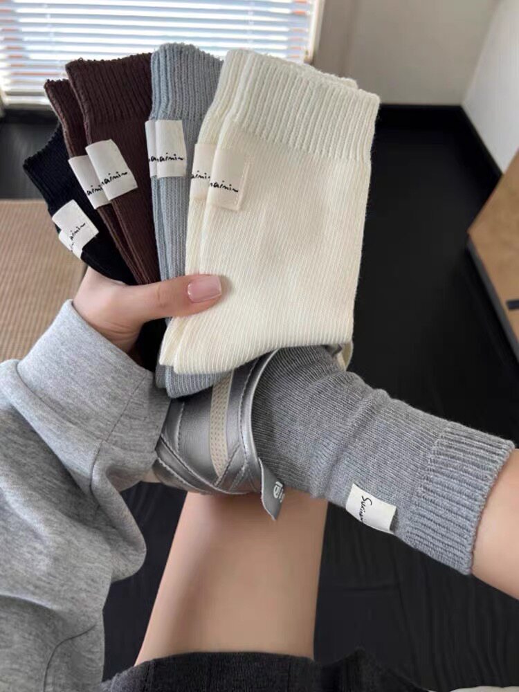 NICK SOCKS: SIMPLICITY TRUMPS EVERYTHING HEEL SEWING CLOTH LABEL SOLID COLOR PREPPY STYLE STUDENT LAZY STYLE