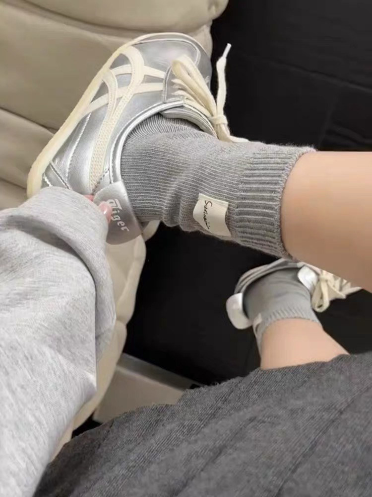 NICK SOCKS: SIMPLICITY TRUMPS EVERYTHING HEEL SEWING CLOTH LABEL SOLID COLOR PREPPY STYLE STUDENT LAZY STYLE