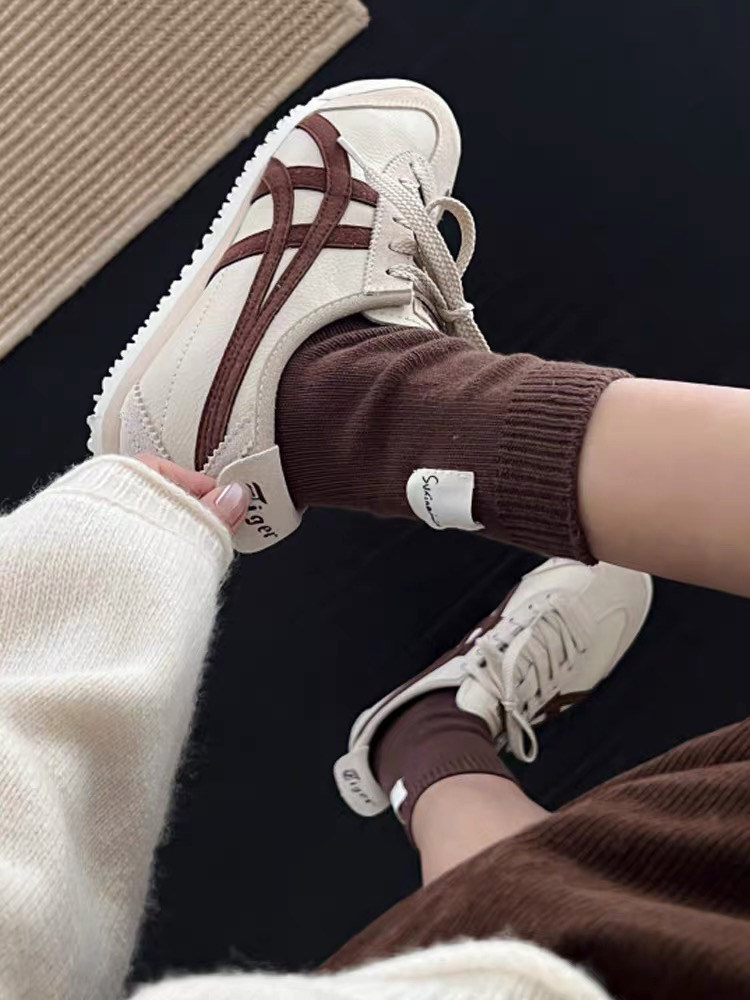 NICK SOCKS: SIMPLICITY TRUMPS EVERYTHING HEEL SEWING CLOTH LABEL SOLID COLOR PREPPY STYLE STUDENT LAZY STYLE