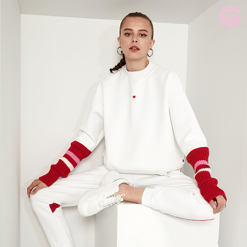 TIFFAFit spring new love points embellished with red and white knit sleeves Loose Casual Sleeve Head Round Collar Lady Sweater-Taobao