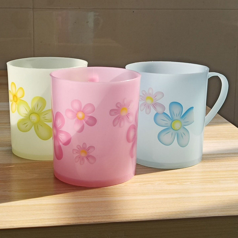 Simple brushing cup plastic with handle creative home make-up room wash brushing cup dormitory female tooth cylinder