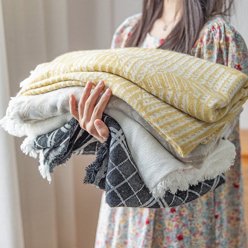 Morandi knitted blanket bed end decorative blanket nap blanket spring and autumn ins tassel air conditioning Nordic shawl blanket cloak