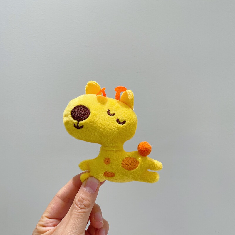 Giraffe Brooch New Cute Cartoon Plush Doll Pin Clothes Sweater Bag Accessories DIY Decoration