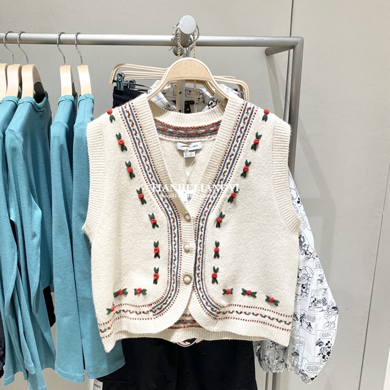 URUC spring summer vintage flower embroidery V collar sleeveless thick knitted vest small fragrant wind coat YL09S9DN2002