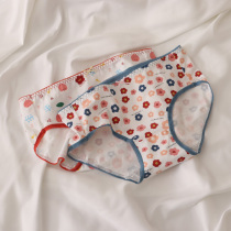 There is a cloud girl heart printed panties Female cute cartoon Japanese pure cotton small fresh Korean version of student briefs
