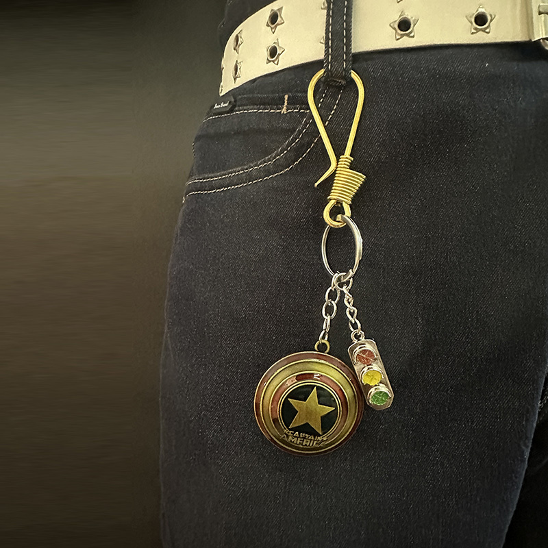 Fogpiercex Captain America Bronze Shield Traffic Light Carabiner Pants Chain Waist Chain Keychain