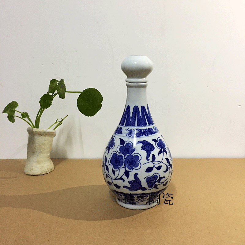 Một pound rượu vang màu xanh và trắng gốm sứ chai rượu gia đình số lượng lớn niêm phong lon rượu vang rượu vang jar ly rượu pha lê