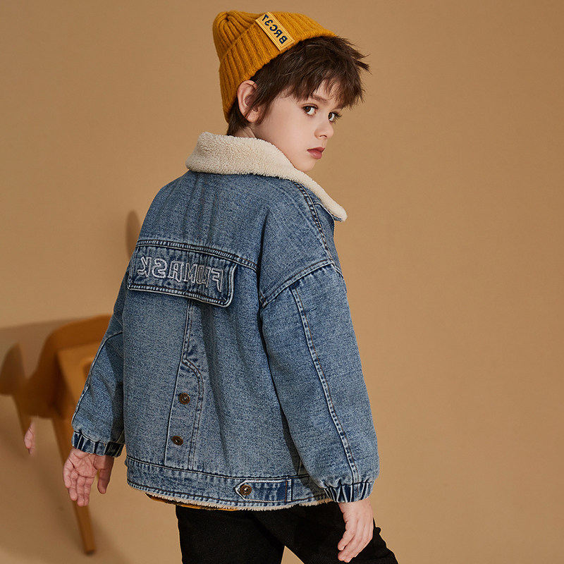 Boys lamb sweater jacket plus velvet thick autumn and winter 2022 new children's denim top Korean version of the Western style
