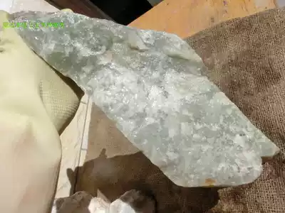 G1710232 Jade raw material Bare stone Natural rough Qinghai Kunlun Jade Mountain material Qingbai jade 6 6 kg