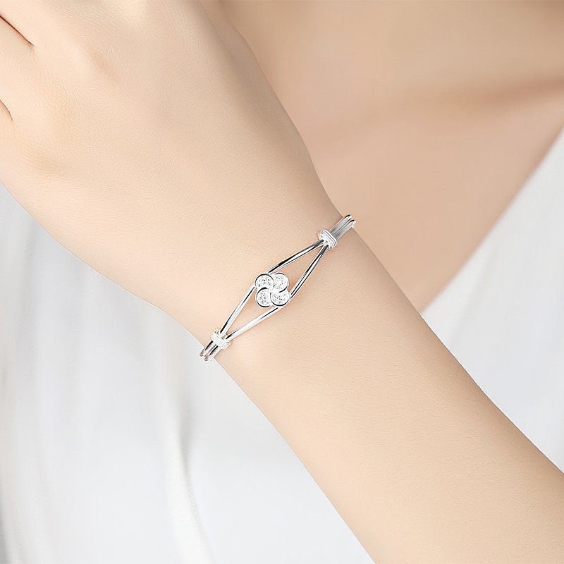 Four-leaf clover bracelet sterling silver female young girlfriends ladies send mother solid foot silver bracelet Christmas gift