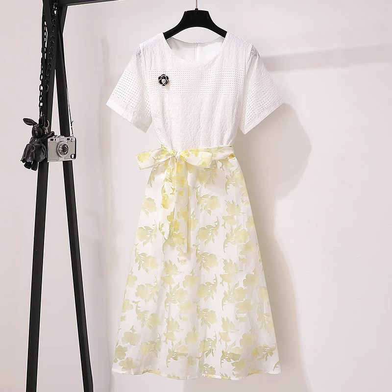 French-Style Plus-Size Women's 2026 Summer New Dress That Makes You Look Fairer and Younger, Covers the Belly, Looks Slimming, Loose and Stylish, with Intricate Craftsmanship French-Style Plus-Size Women's 2026 Summer New Dress That Makes You Look Fairer and Younger, Covers the Belly, Looks Slimming, Loose and Stylish, with Intricate Craftsmanship
