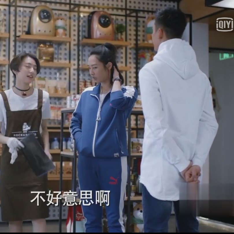 Ở phía nam, có arbor Chen Wei 霆 với cùng một đoạn quần áo trùm đầu màu trắng trùm đầu áo len dài tay nam mới 2018 áo hoodie nam cao cấp