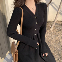 2022 summer style Hepburn waist cover belly European station long-sleeved little black dress v-neck bottoming knitted dress women