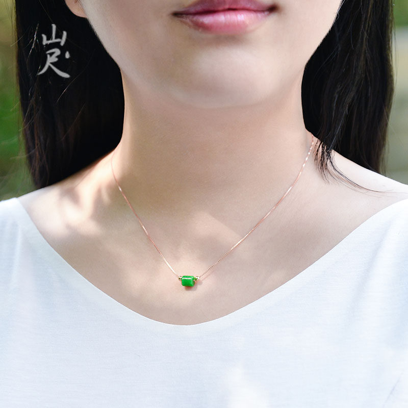 Foil emerald jade necklace jade necklace jade jade cranks plated 18 kg gold kkkkbone chain embedded feminine