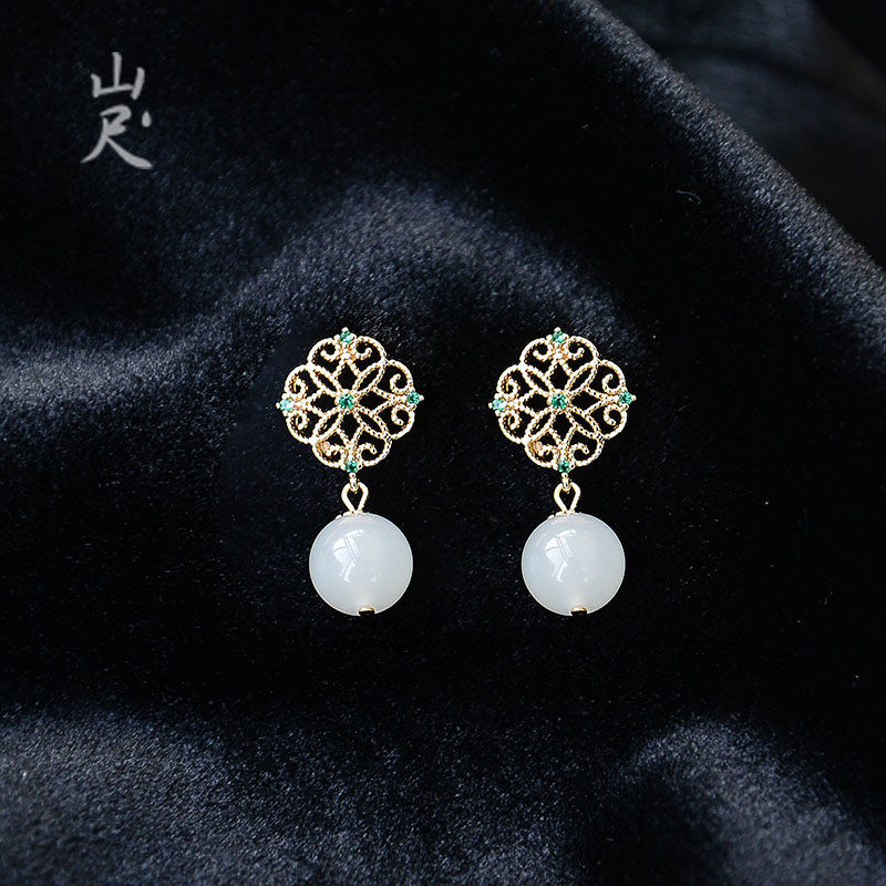 Floral-natural and field jade white jade Chinese style retro earrings 18K Baugold earned-ear pendant patterned floral earrings