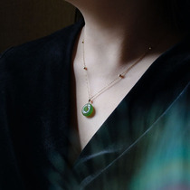 Qu Chi He Shu natural Hetian jade Jasper necklace safe buckle jade pendant 18k gold security gift