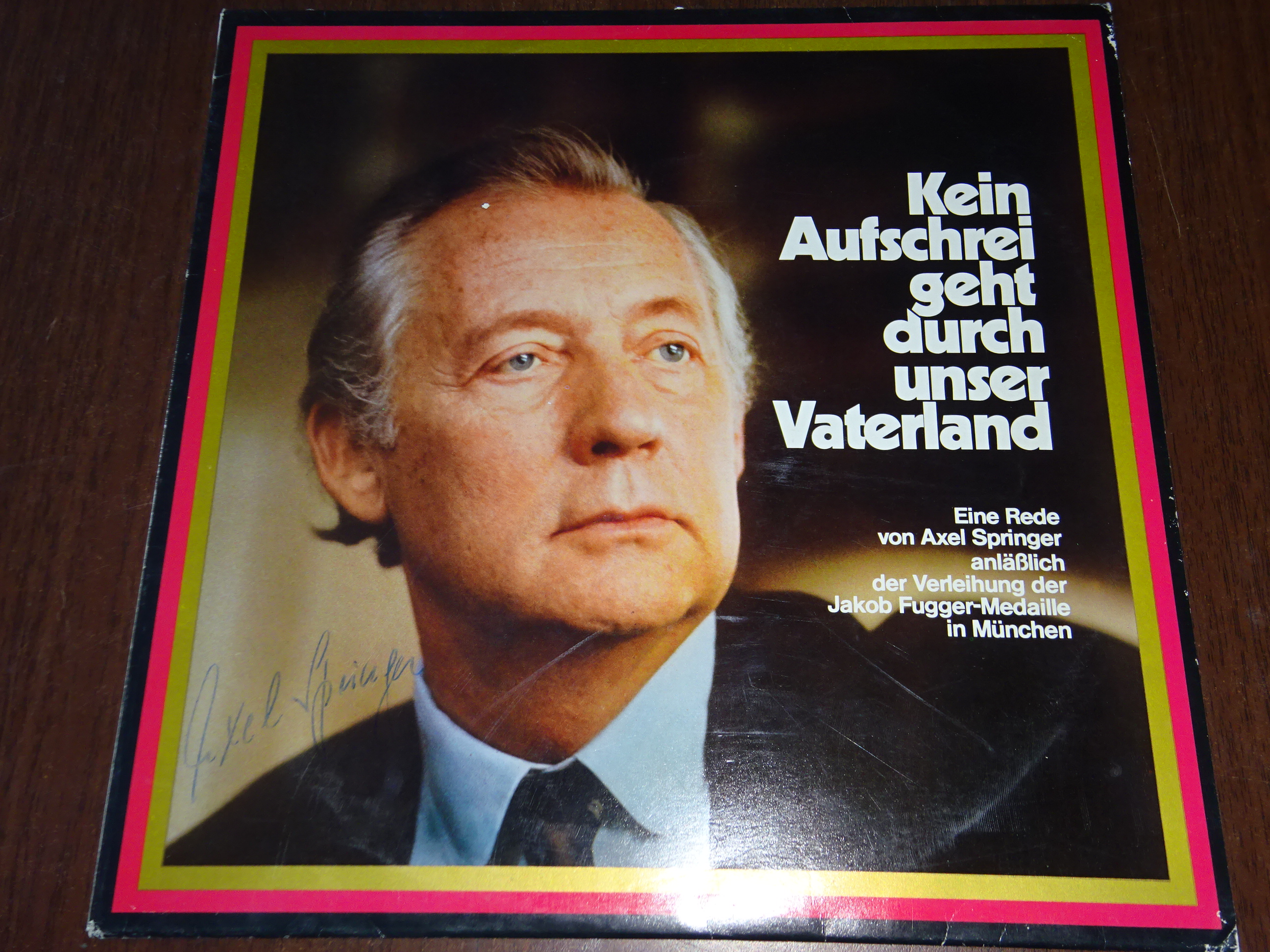 kein aufschrei geht dürch unser vaterland OM edition black glue 0