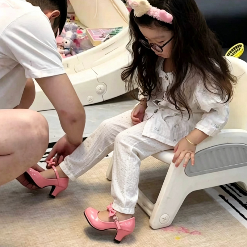 Princess Shoes for Girls 2026 New High-Heeled Shoes All Year Round with Bow Knot Wedding Red Performance Small Leather Shoes Birthday Gift