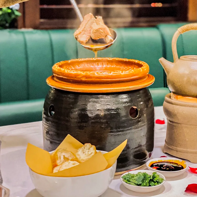 Korean-Style Clay Pot for Cooking, Hotel-Specific High-Temperature Resistant Stew Pot, Commercial Use, Ceremonial Ceramic Artistic Dishware