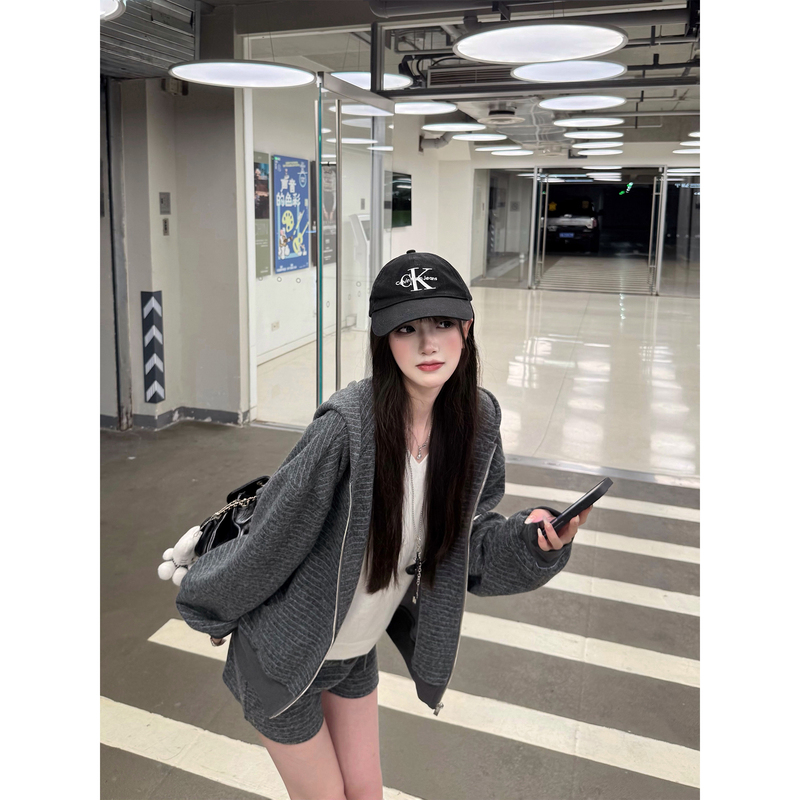 Cuitcuit Relaxed Wool Hoodie Set for Women, Autumn Thickened Loose Knit Top with Drawstring Shorts