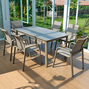 На открытом воздухе столы и стулья Роскошный на открытом воздухе патио солнечный свет комната вилла сад балкон случайный сеть анти красный Сгнивший деревянный стол стул сочетание