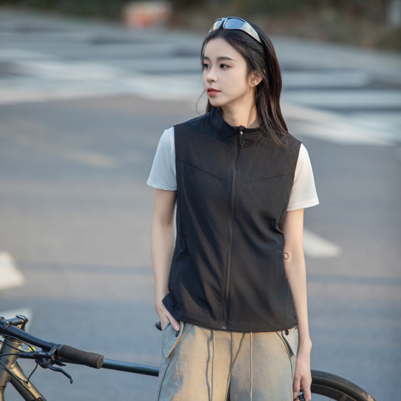 Outdoor Vest for Women, Summer Quick-Drying Sports Jacket, Breathable Thin Running Vest, 2025 New Style Sleeveless Vest