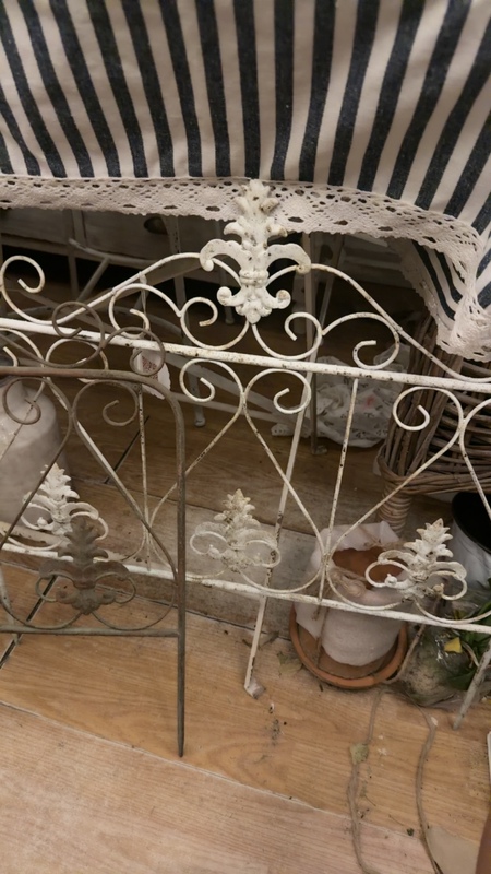 Iron Art Fence, Japanese Retro-Style Decorative Ornaments, Flower Arrangements, Garden Welcome Plants, Climbing Vine Support for Clematis