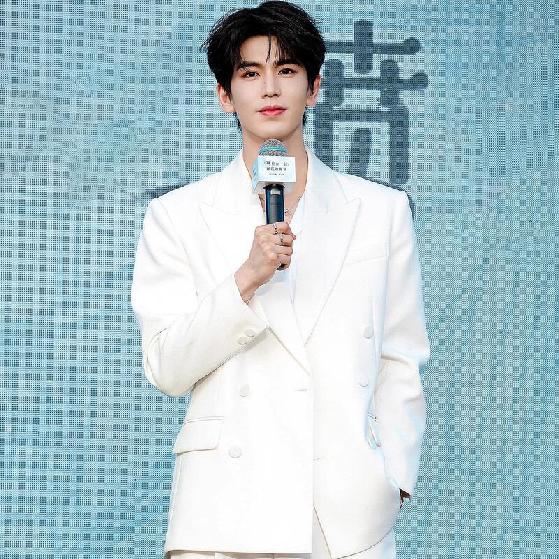 Zhang Linghe's Same Style White High-End Suit, Korean Style, Elegant Double-Breasted British Casual Versatile Suit Jacket, Trendy Zhang Linghe's Same Style White High-End Suit, Korean Style, Elegant Double-Breasted British Casual Versatile Suit Jacket, Trendy