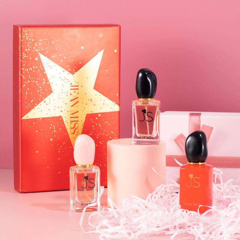 樱花绽放的诗意：解读Amouage爱慕Blossom Love女士香水EDP100ML_香水_