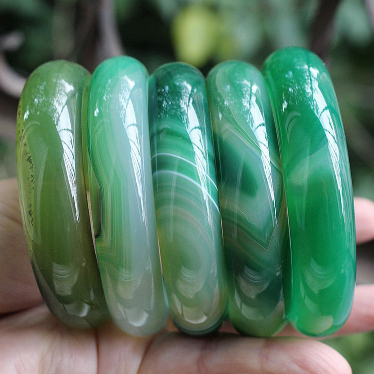 Natural Green Agate Bracelet with Silk Pattern, Jade Bracelet in Various Sizes, Emerald Green Jade Bracelet, Versatile and Elegant Natural Green Agate Bracelet with Silk Pattern, Jade Bracelet in Various Sizes, Emerald Green Jade Bracelet, Versatile and Elegant