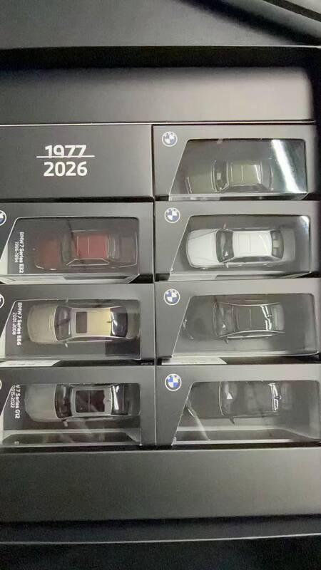 Bmw 7 Series 1:64 Brand New Original Factory Commemorative Edition Collectible Car Model