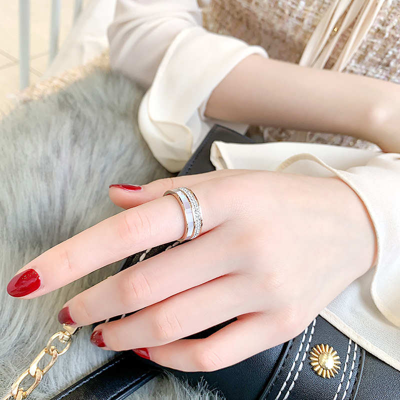Han Jing atmospheric diamond fashion personality ring female European and American titanium steel plated rose gold non-fading simple fashion ring