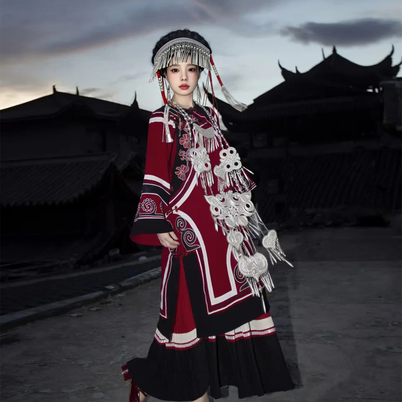 New Yi Ethnic Women's Clothing, Traditional Ethnic Minority Clothing from Yunnan Liangshan, Retro Cotton and Linen Bride Wedding Photo Set