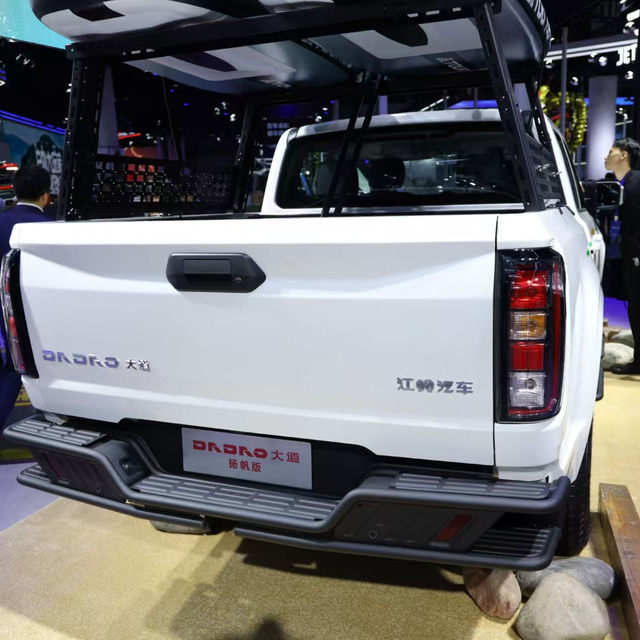 Suitable for Jiangling Avenue Rear Cargo Box Tailgate Avenue Almighty Light Chaser Pickup Truck Rear Tailgate Cargo Box Column