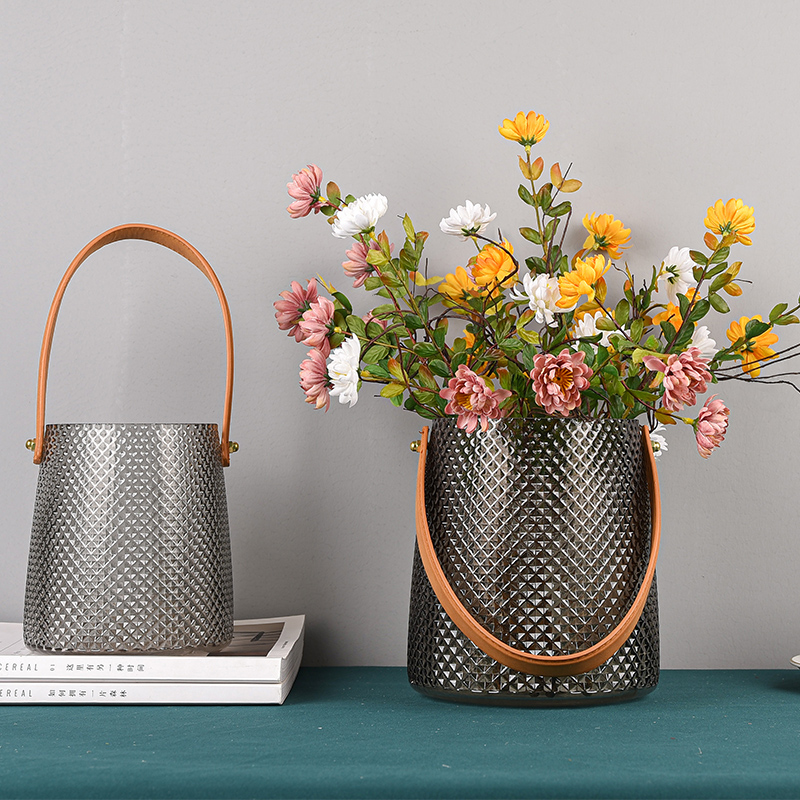 Nordic Modern Minimalist Creative Hand Strap Glass Vase Flowers Flower Arrangement Water Pewter Living Room Table Swing Piece-Taobao