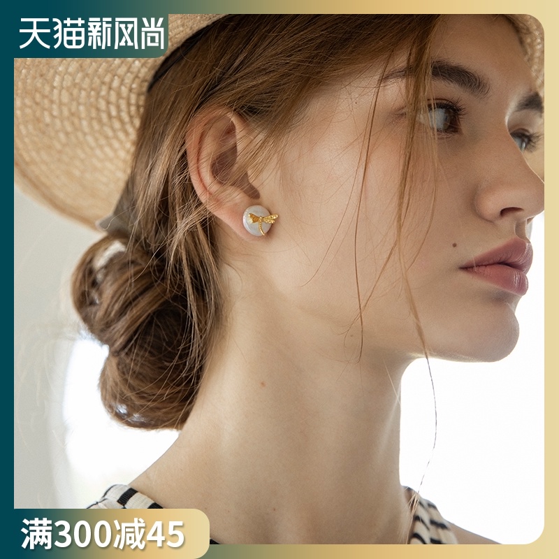 Ear pins women's sterling silver cold wind high sense French temperament elegant niche pearl earrings vintage Baroque earrings
