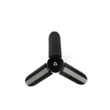 Маленький штатив с аксессуарами подходит для фотосессий