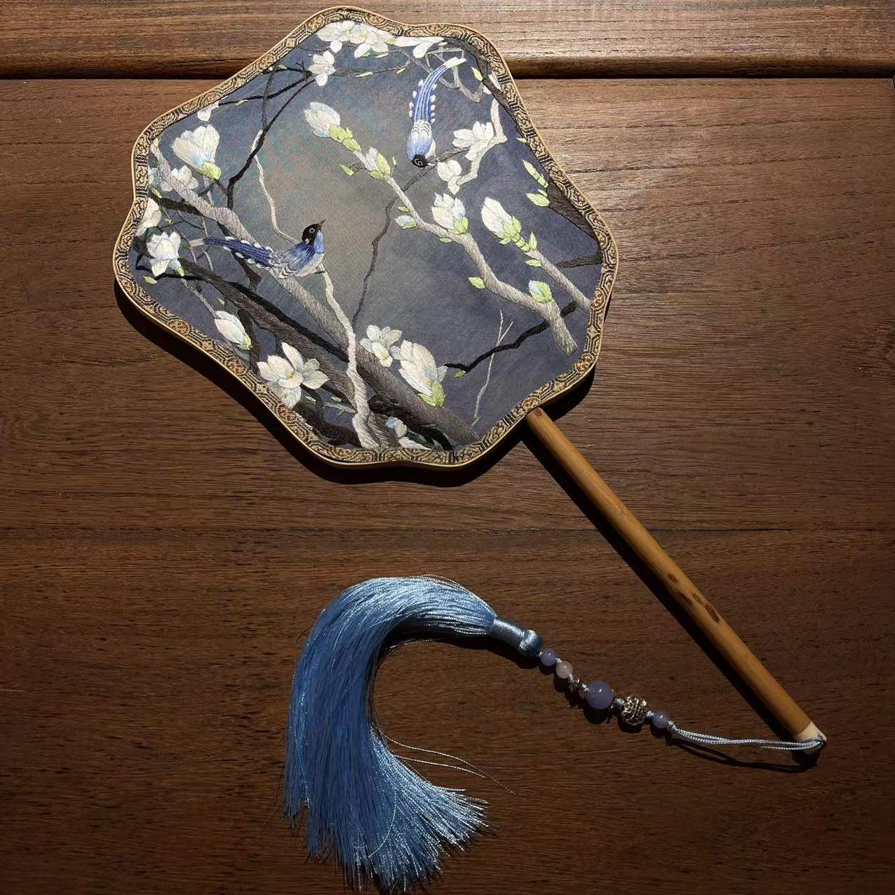 Suzhou Embroidery Genuine Silk Bifacial Su Embroidered Handmade Fragrant Princess Fan Group Fan Sends Gifts to the Old Foreign Foreign Han Clothes Dance Wedding