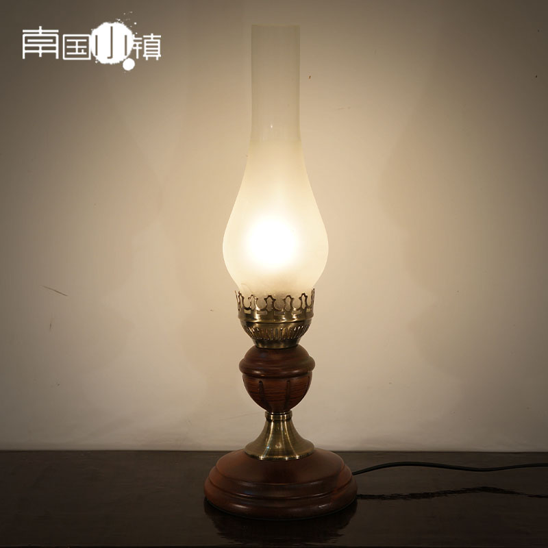 Old Shanghai Retro Imitation Coal Oil Lamp Creativity Classic Kerosene Desk Lamp Café Classic Decorative Lights Adjustable Light