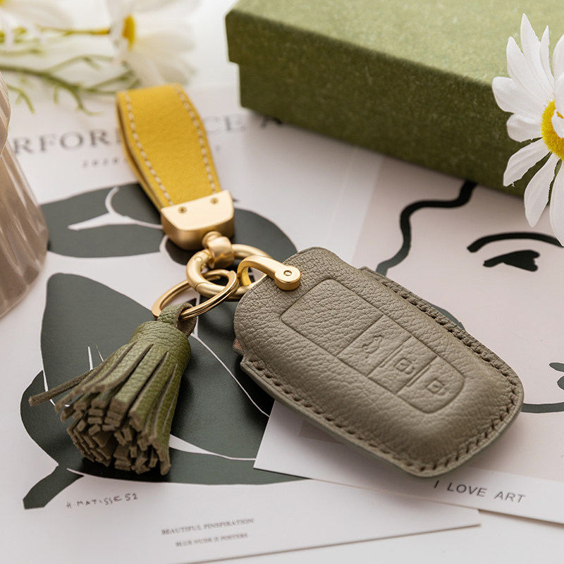 Suitable for Toyota, Honda, Nissan, Lexus, Buick, Volkswagen French sheepskin genuine leather car key protection case customization