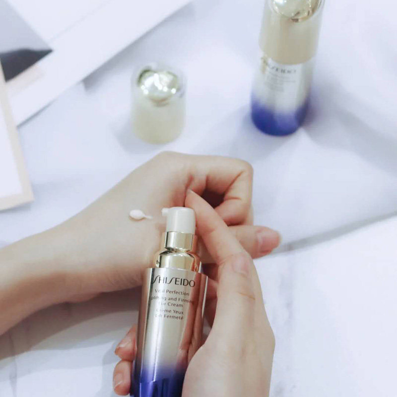 The new version of Japan's Shiseido REVITA Yue Wei Po jade plastic eye cream 15ML dilutes fine lines to remove dark circles