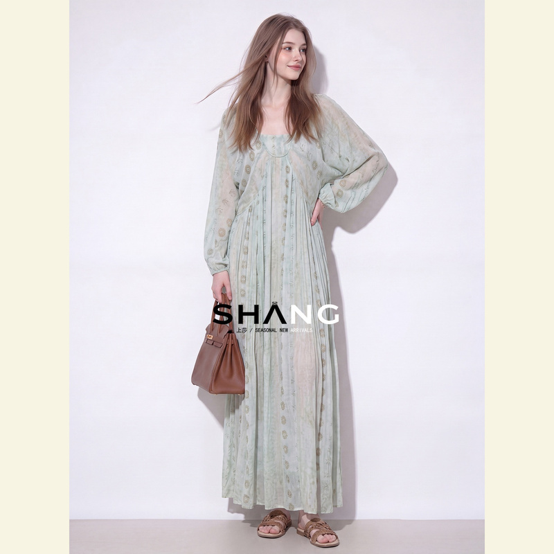 Autumn's Lazy Atmosphere, French Style, Elegant Skirt, Super Popular Holiday Style, Lantern Sleeves, Green Printed Dress Autumn's Lazy Atmosphere, French Style, Elegant Skirt, Super Popular Holiday Style, Lantern Sleeves, Green Printed Dress