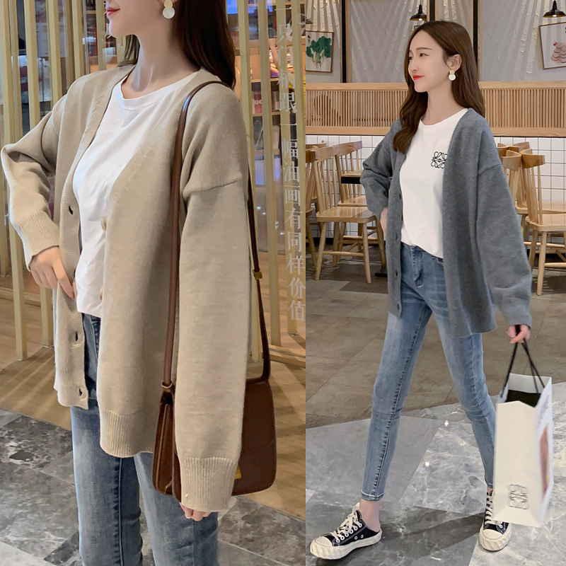 Lazy wind knitted cardigan women's 2022 spring and autumn new Korean version loose and very fairy student V-neck sweater tb coat