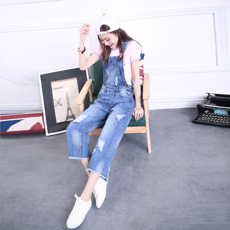 Denim baby bag pants women's 2017 new Korean version loose summer thin wide-leg suspenders age-reducing hole nine-point pants