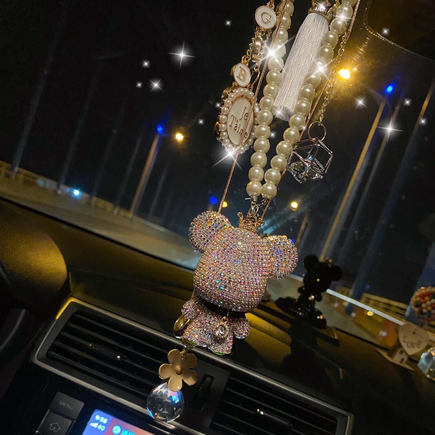 Upscale crystal car hang-on-car pendant inlaid with violent bear pendant hanging decoration goddess post-mirror decoration