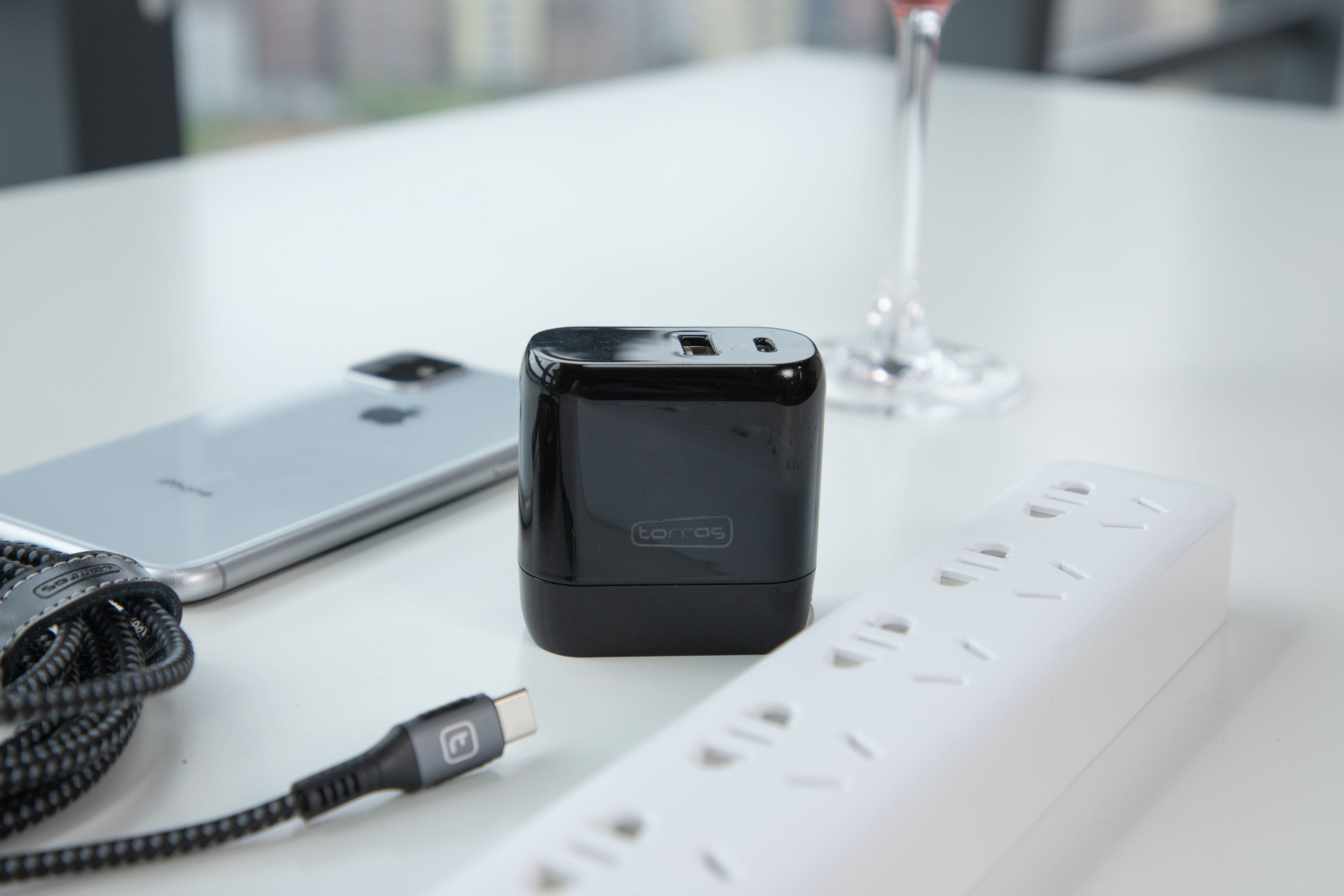 一個能給蘋果全家充電的小玩意兒 淘寶海外